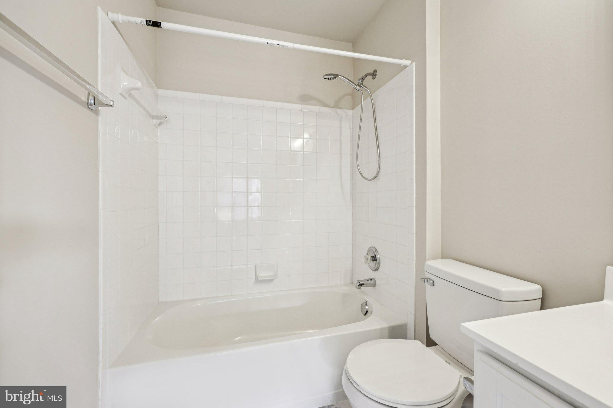 2880 MYRTLEWOOD DRIVE