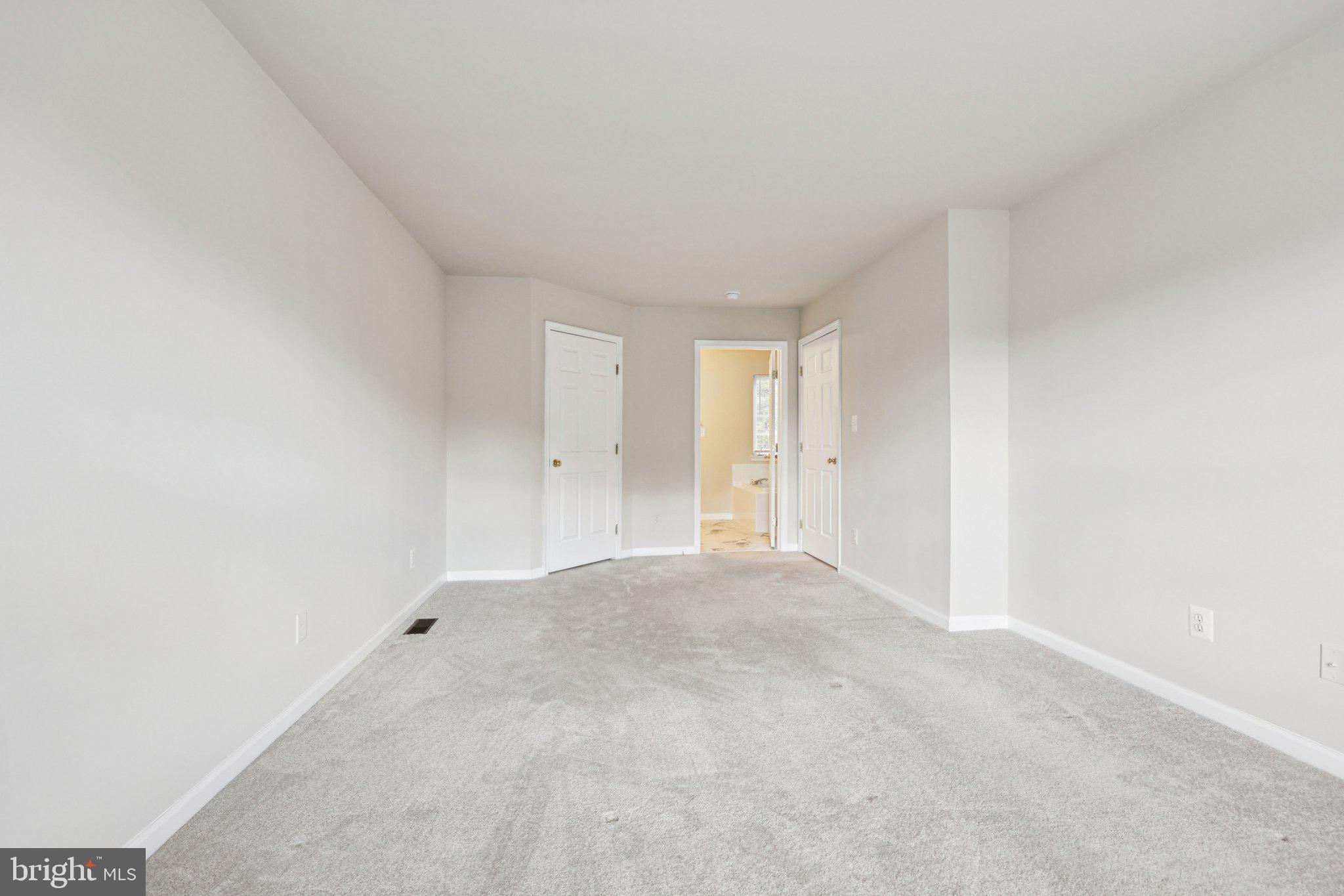 2880 MYRTLEWOOD DRIVE