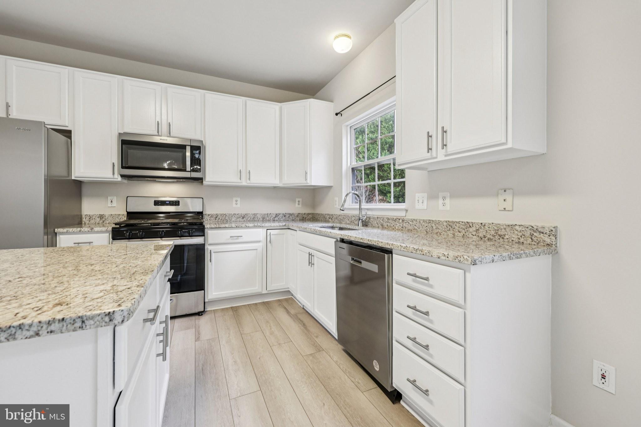 2880 MYRTLEWOOD DRIVE