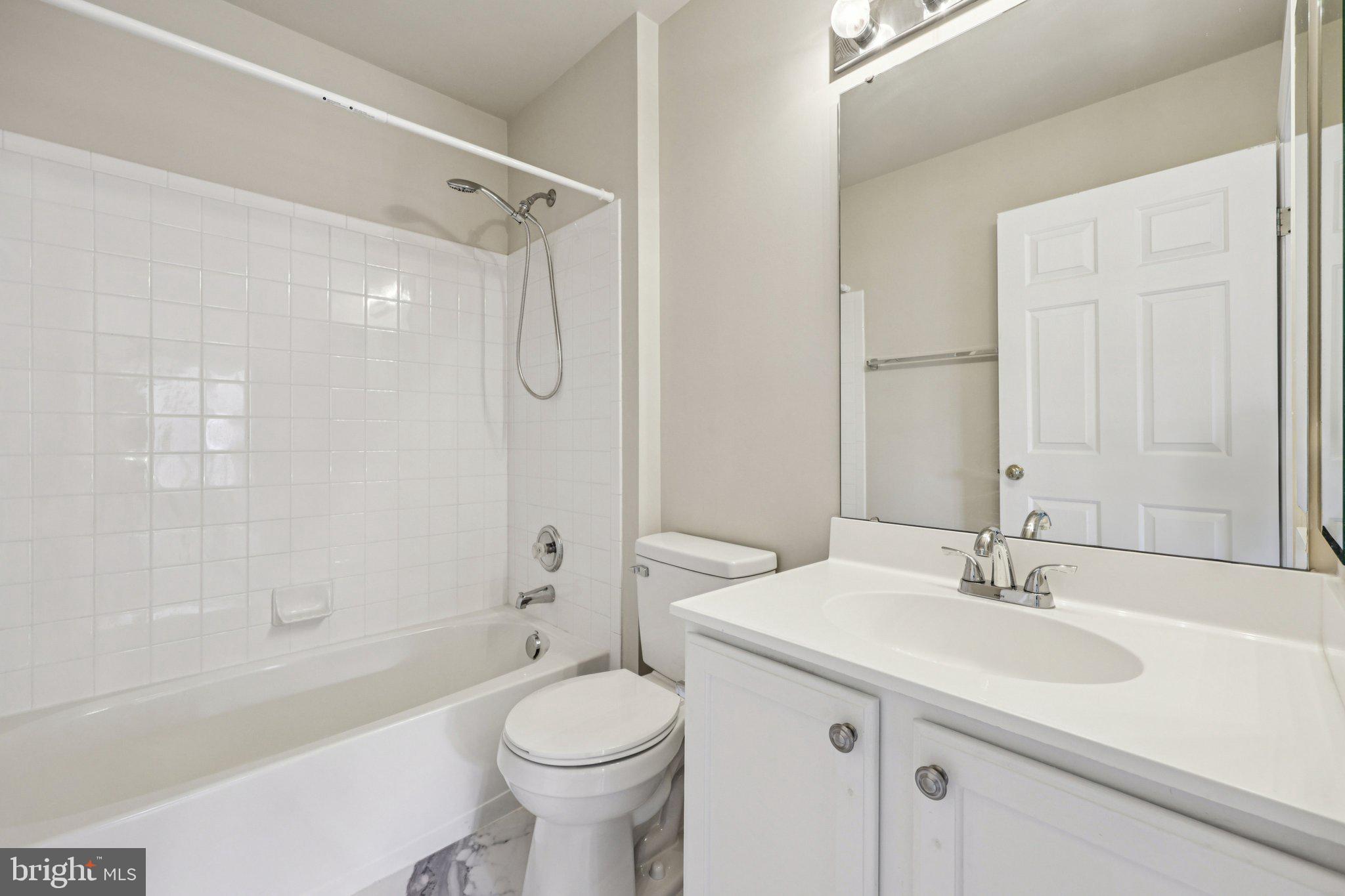 2880 MYRTLEWOOD DRIVE