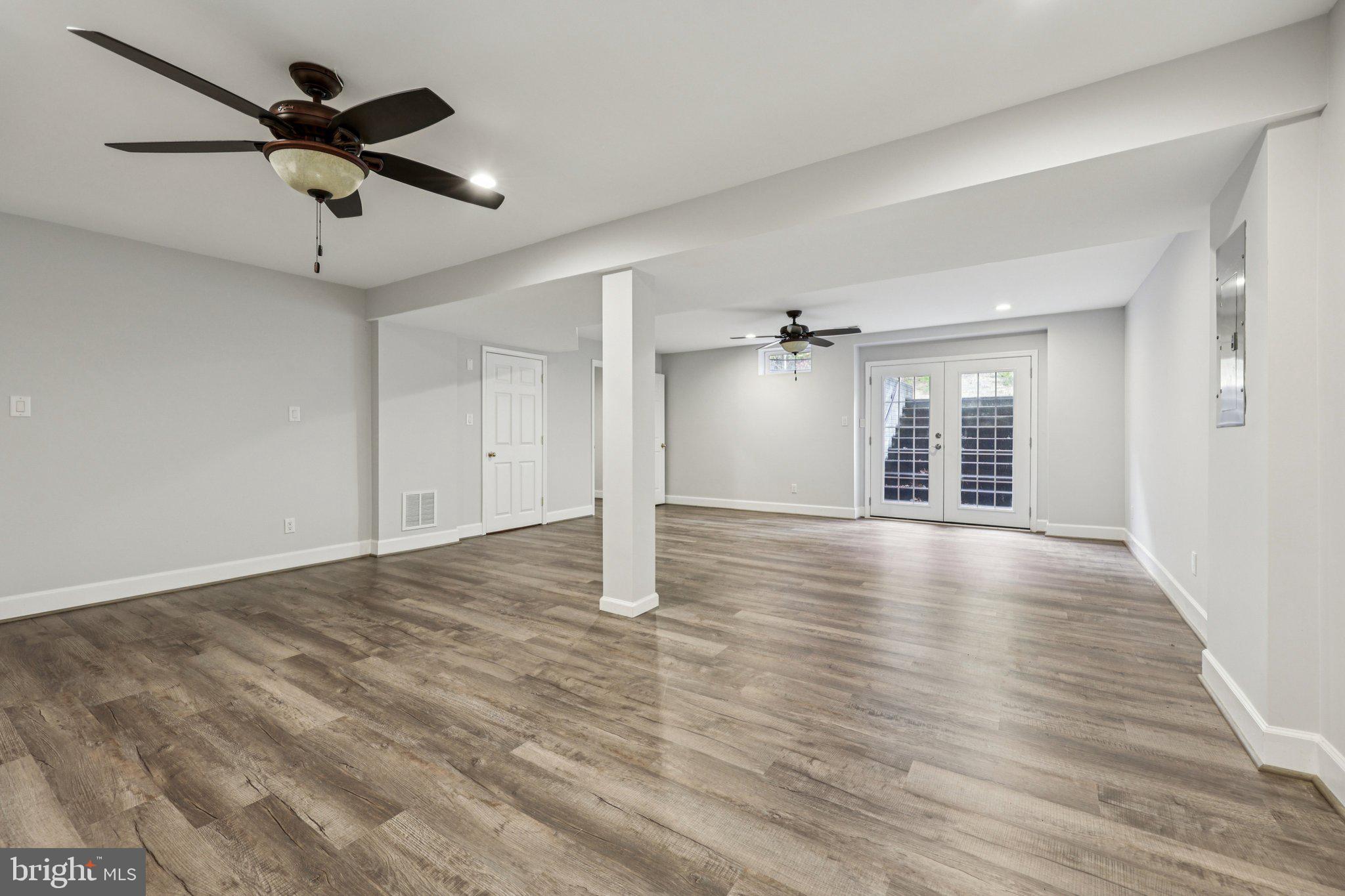 2880 MYRTLEWOOD DRIVE