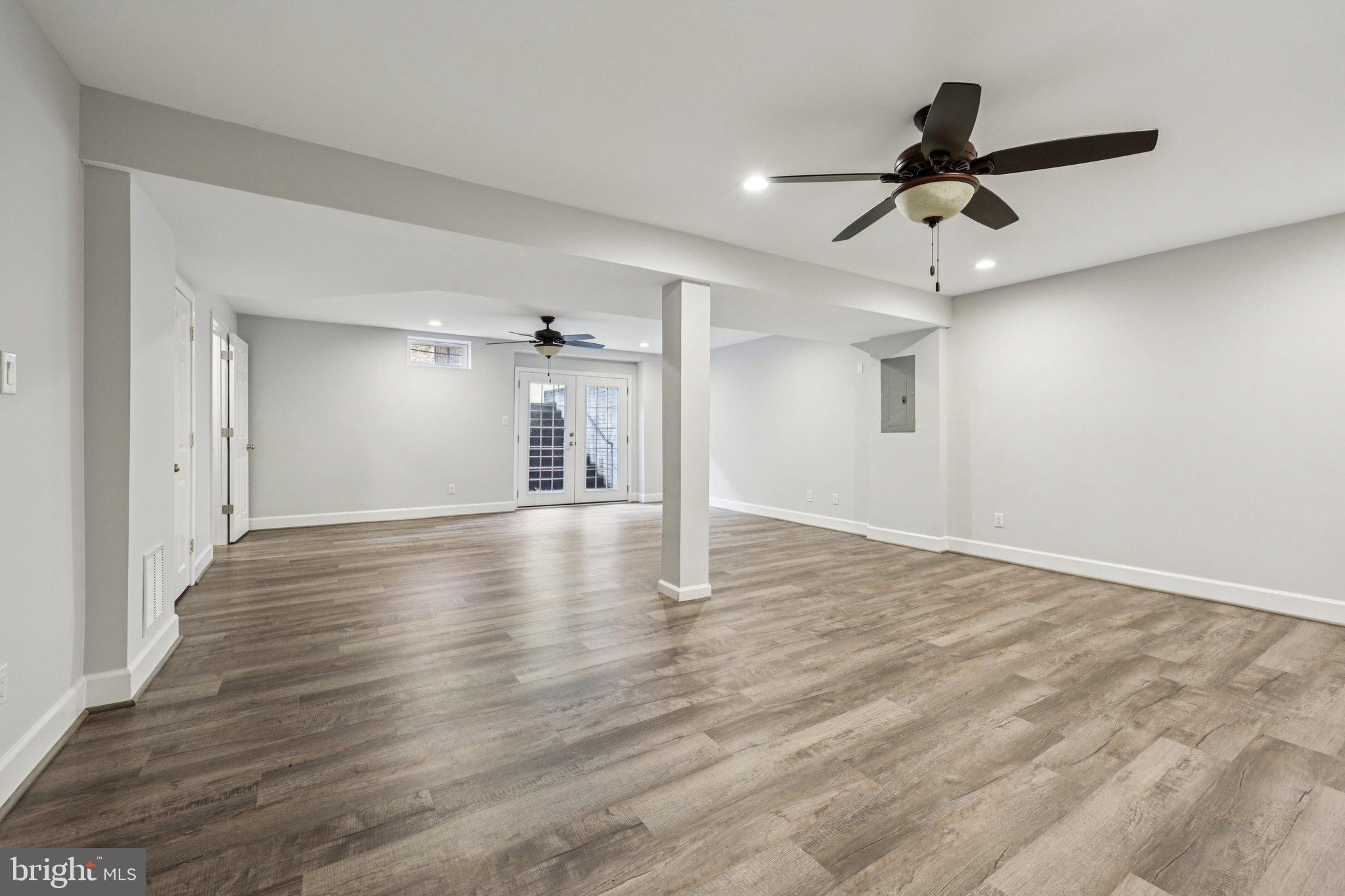 2880 MYRTLEWOOD DRIVE