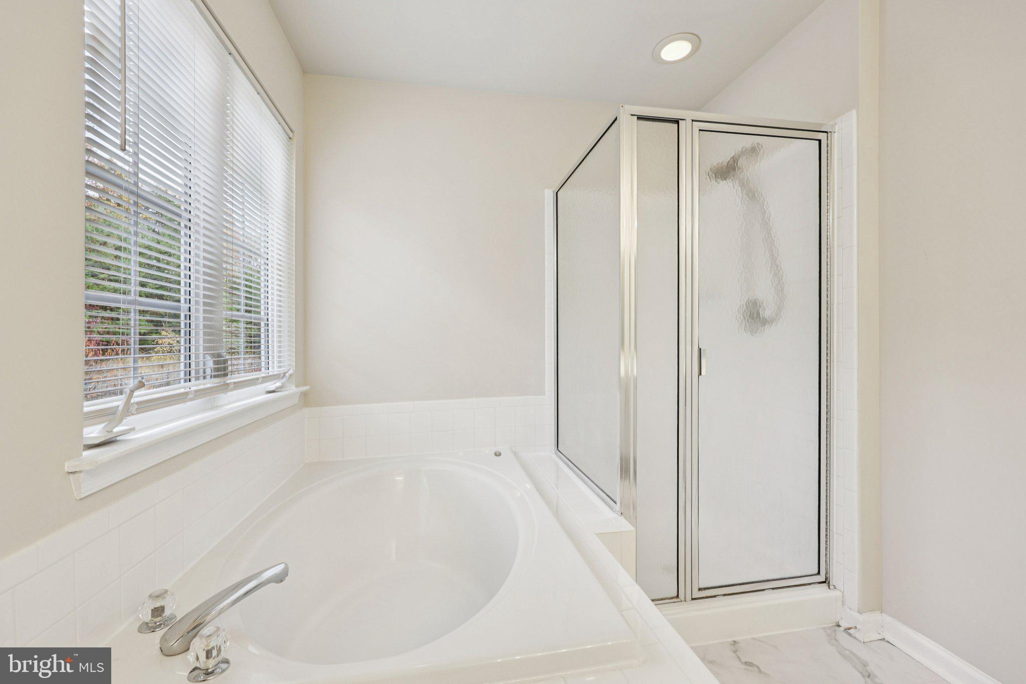 2880 MYRTLEWOOD DRIVE