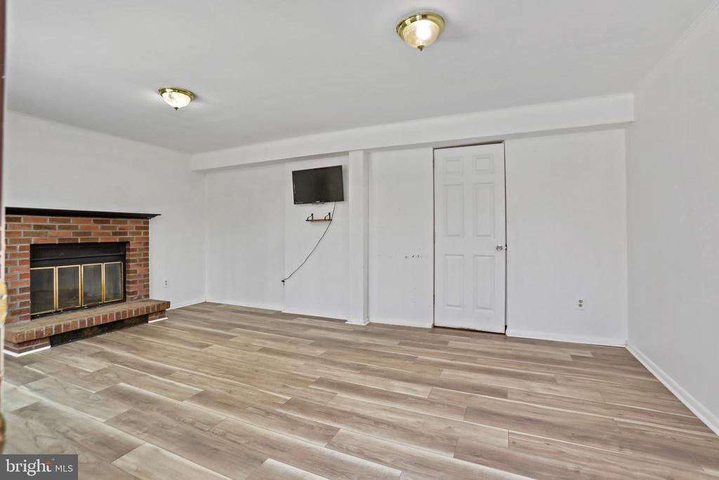 3454 VALE COURT