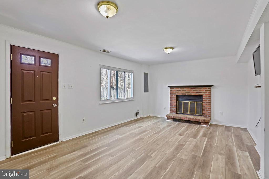 3454 VALE COURT