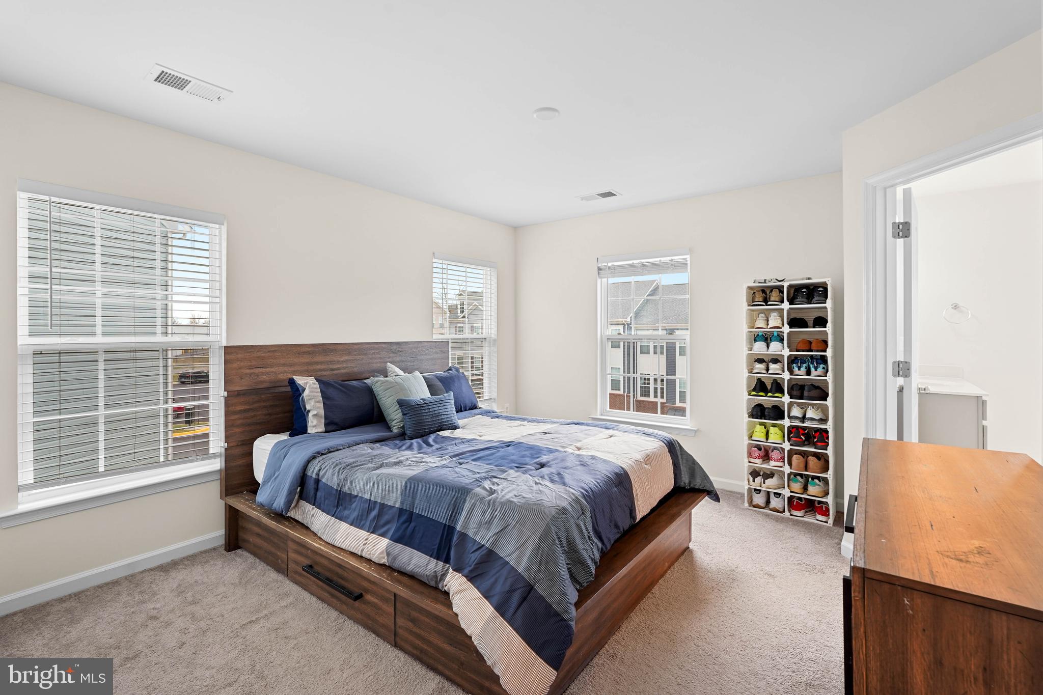 8261 KNIGHT STATION WAY