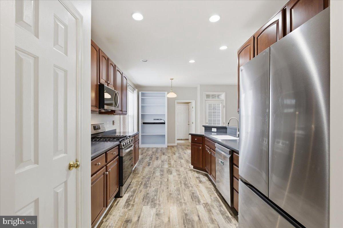 17037 LOFTRIDGE LANE