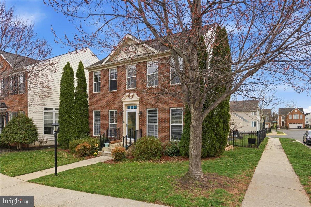 17037 LOFTRIDGE LANE