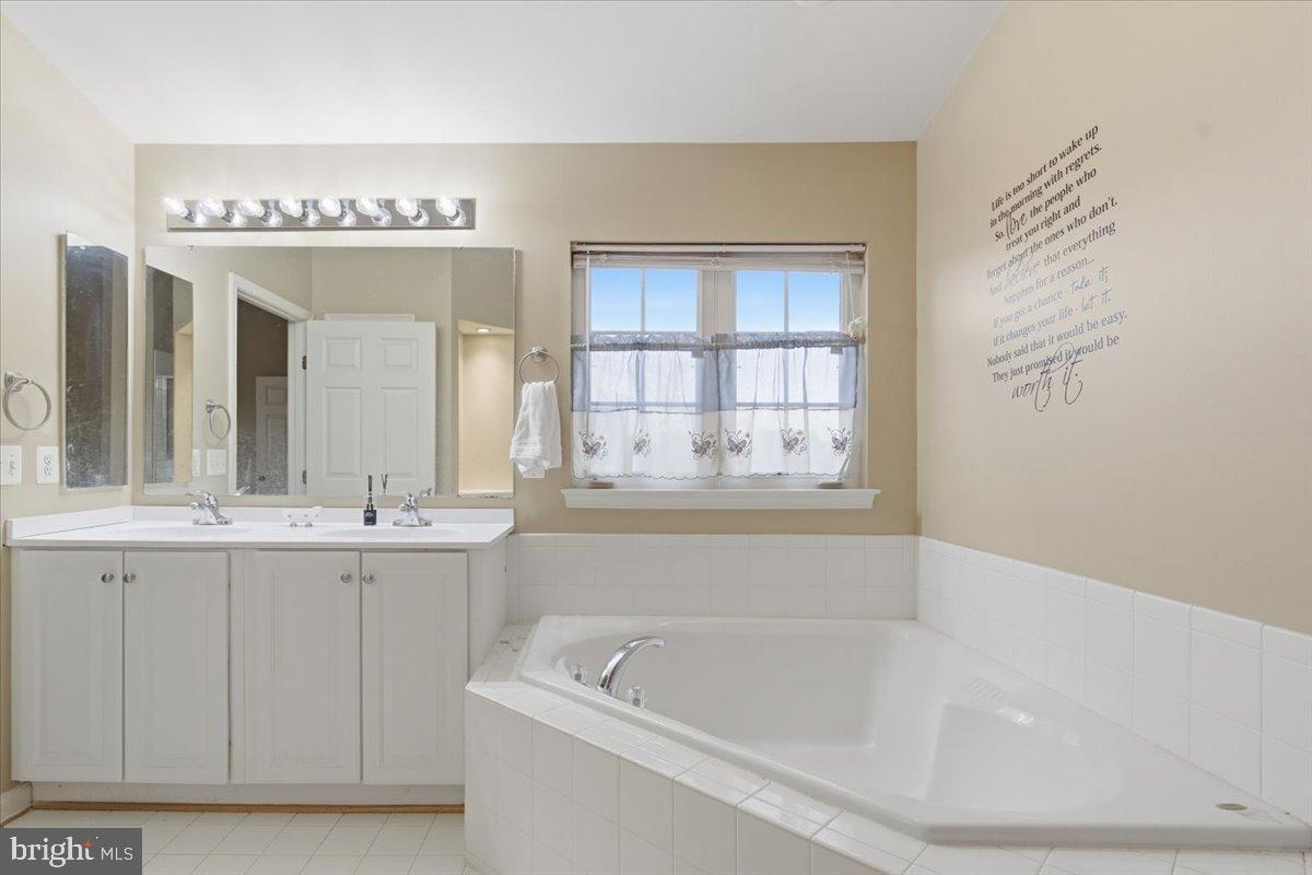 17037 LOFTRIDGE LANE