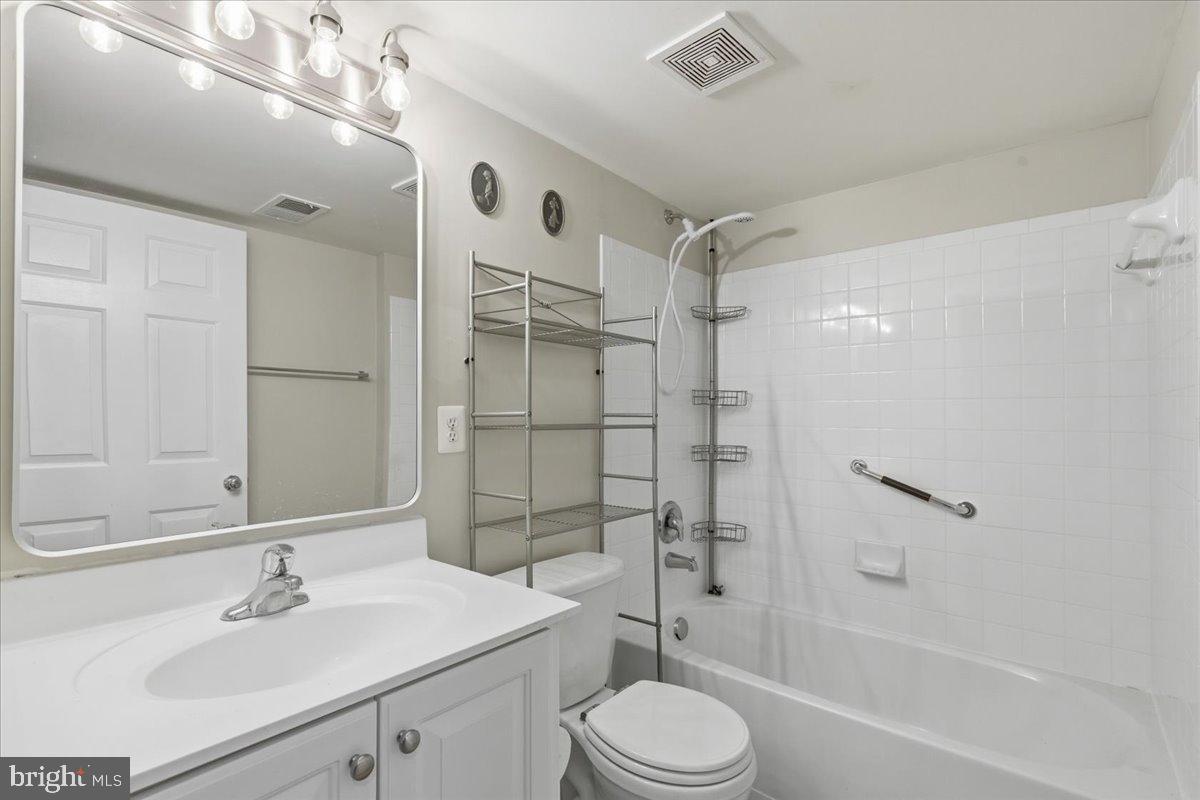 17037 LOFTRIDGE LANE