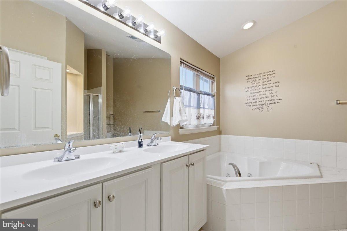 17037 LOFTRIDGE LANE