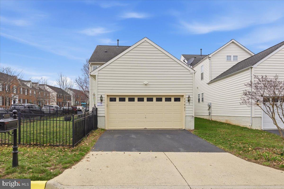 17037 LOFTRIDGE LANE