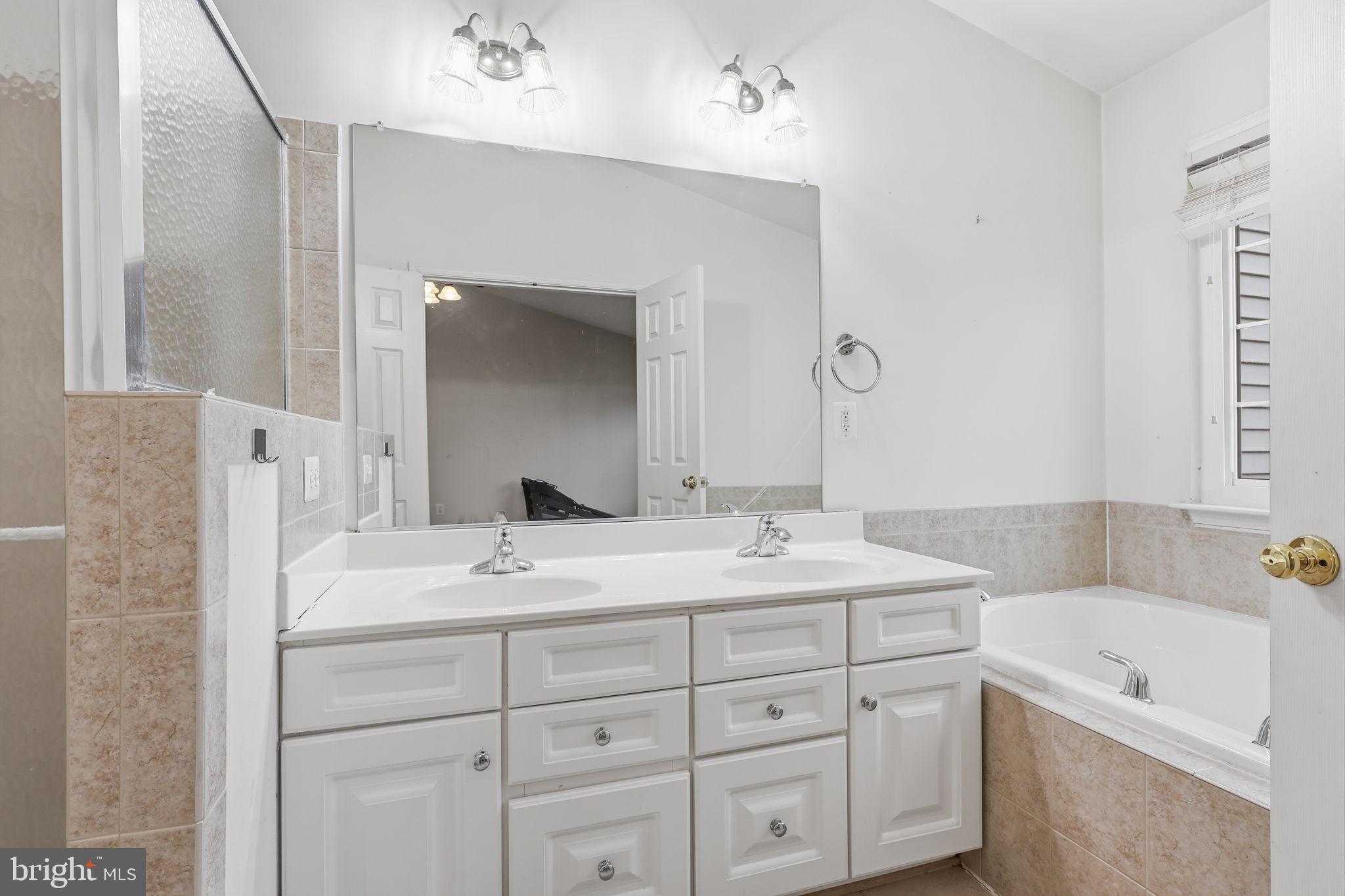 14236 HUNTERS RUN WAY