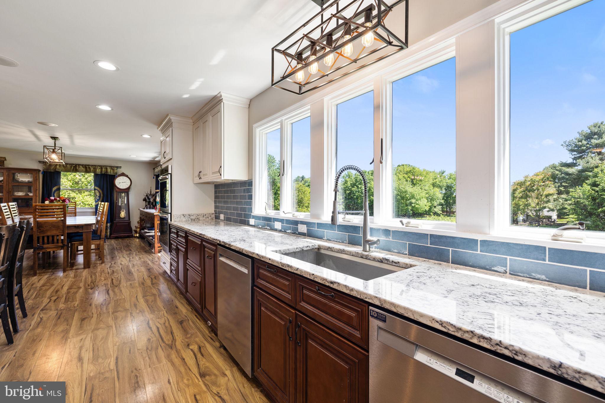 4301 MOUNTAIN VIEW DRIVE