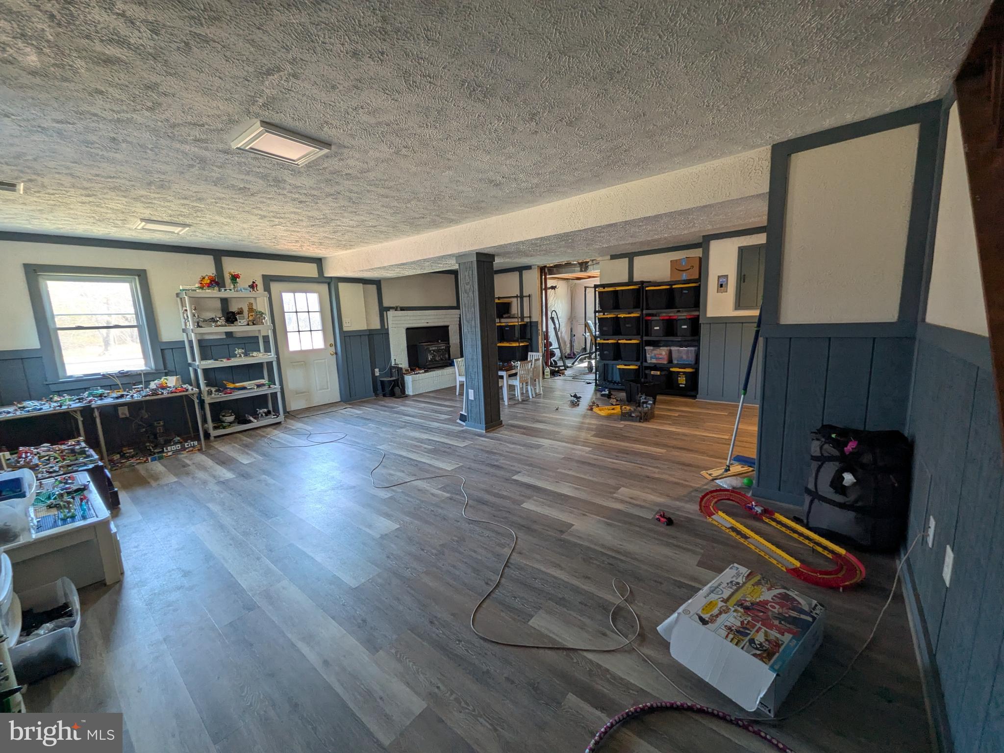 4301 MOUNTAIN VIEW DRIVE