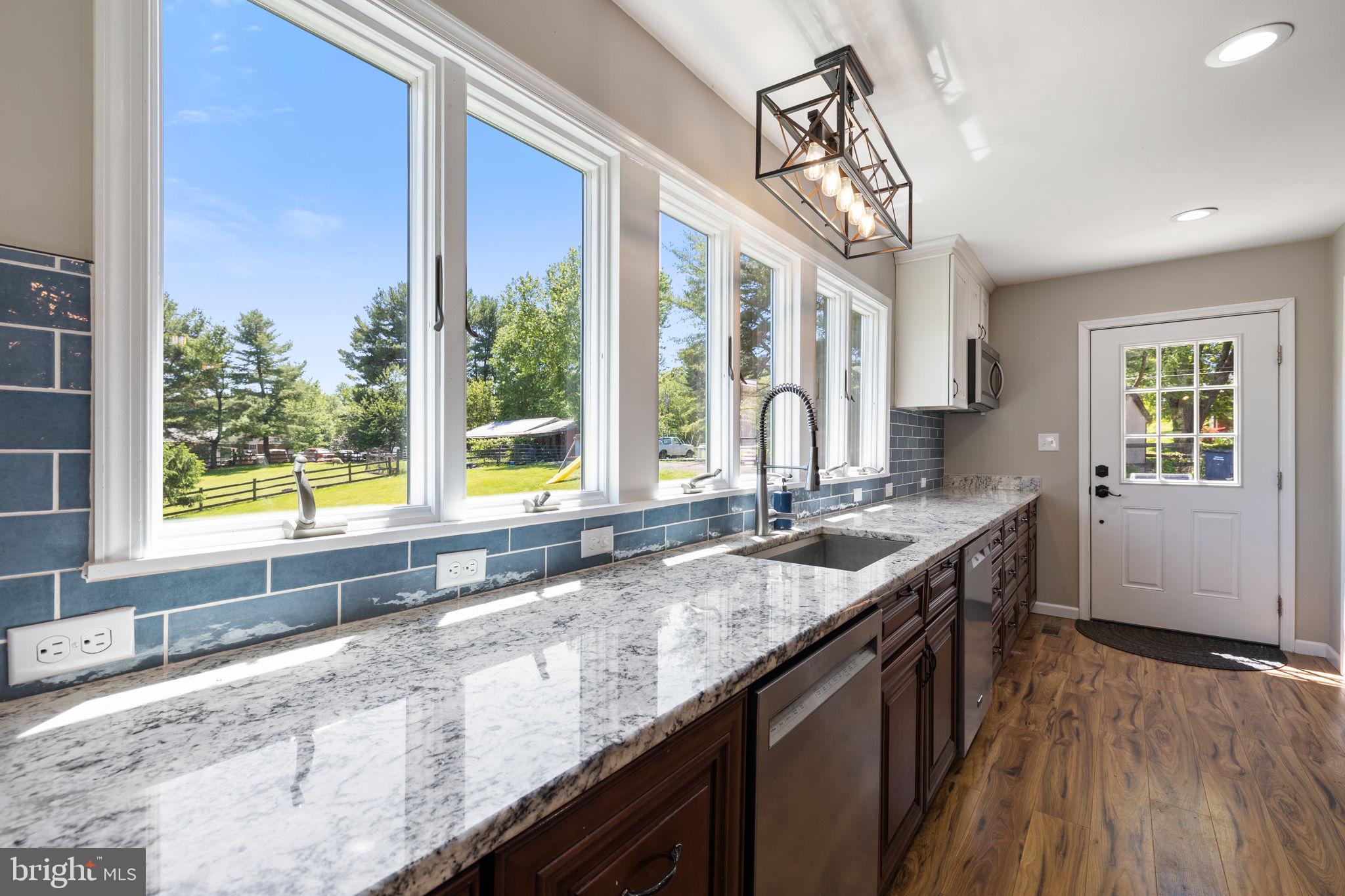 4301 MOUNTAIN VIEW DRIVE