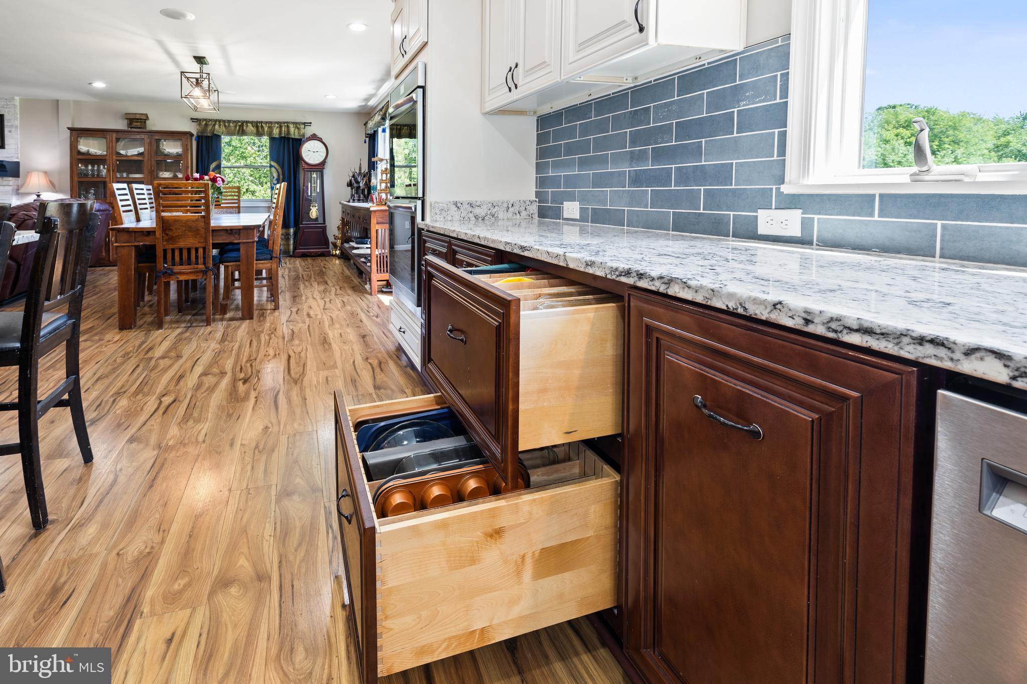 4301 MOUNTAIN VIEW DRIVE