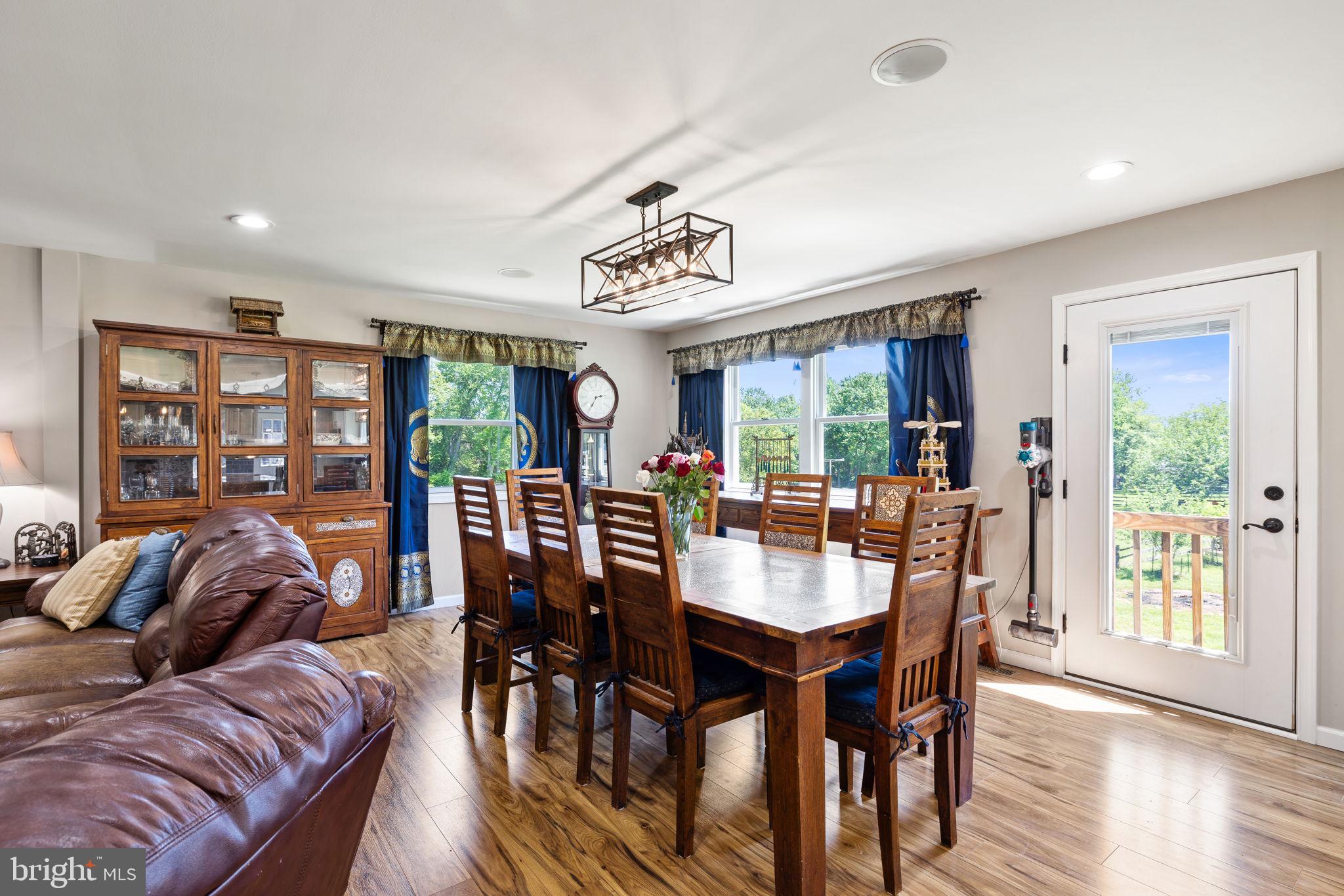 4301 MOUNTAIN VIEW DRIVE