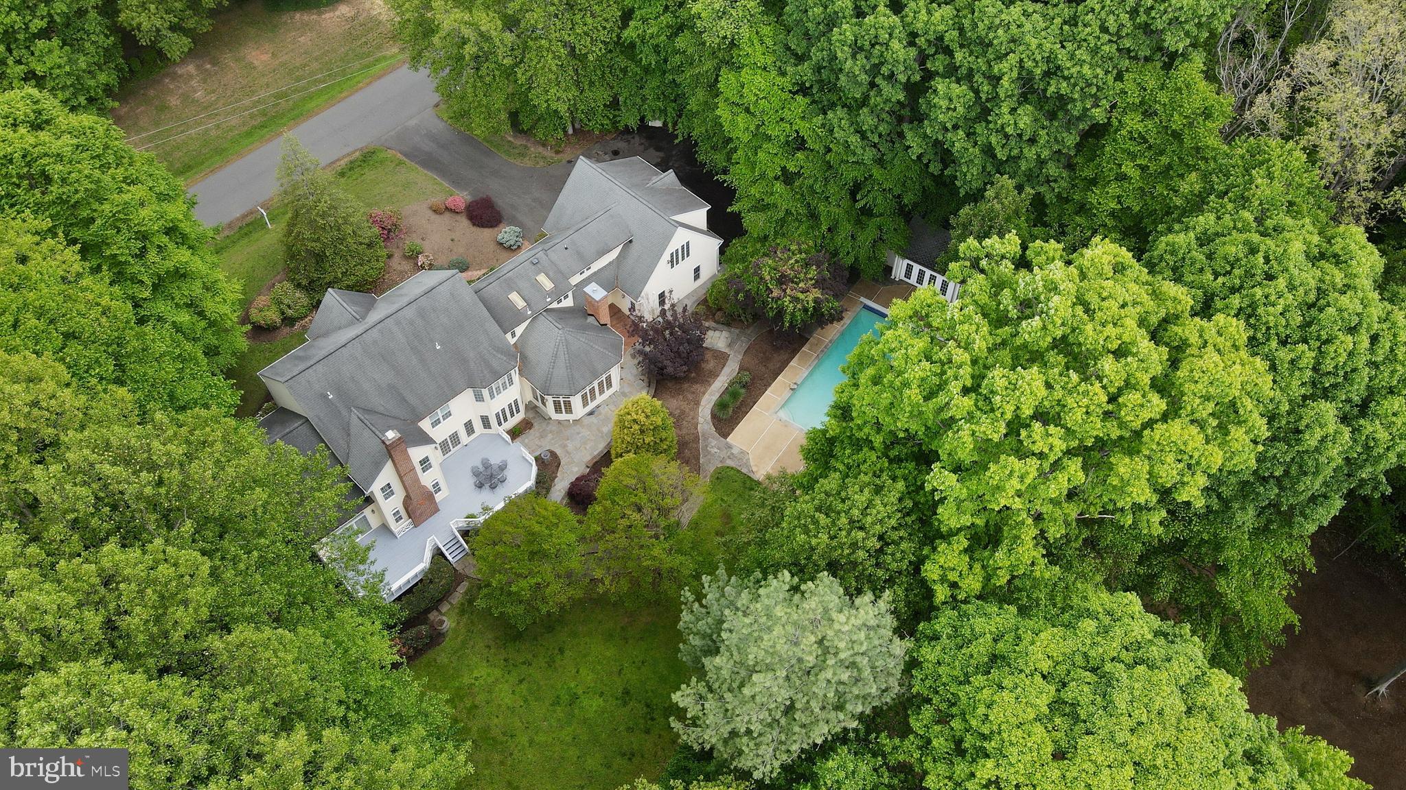 7008 TRAPPERS COURT