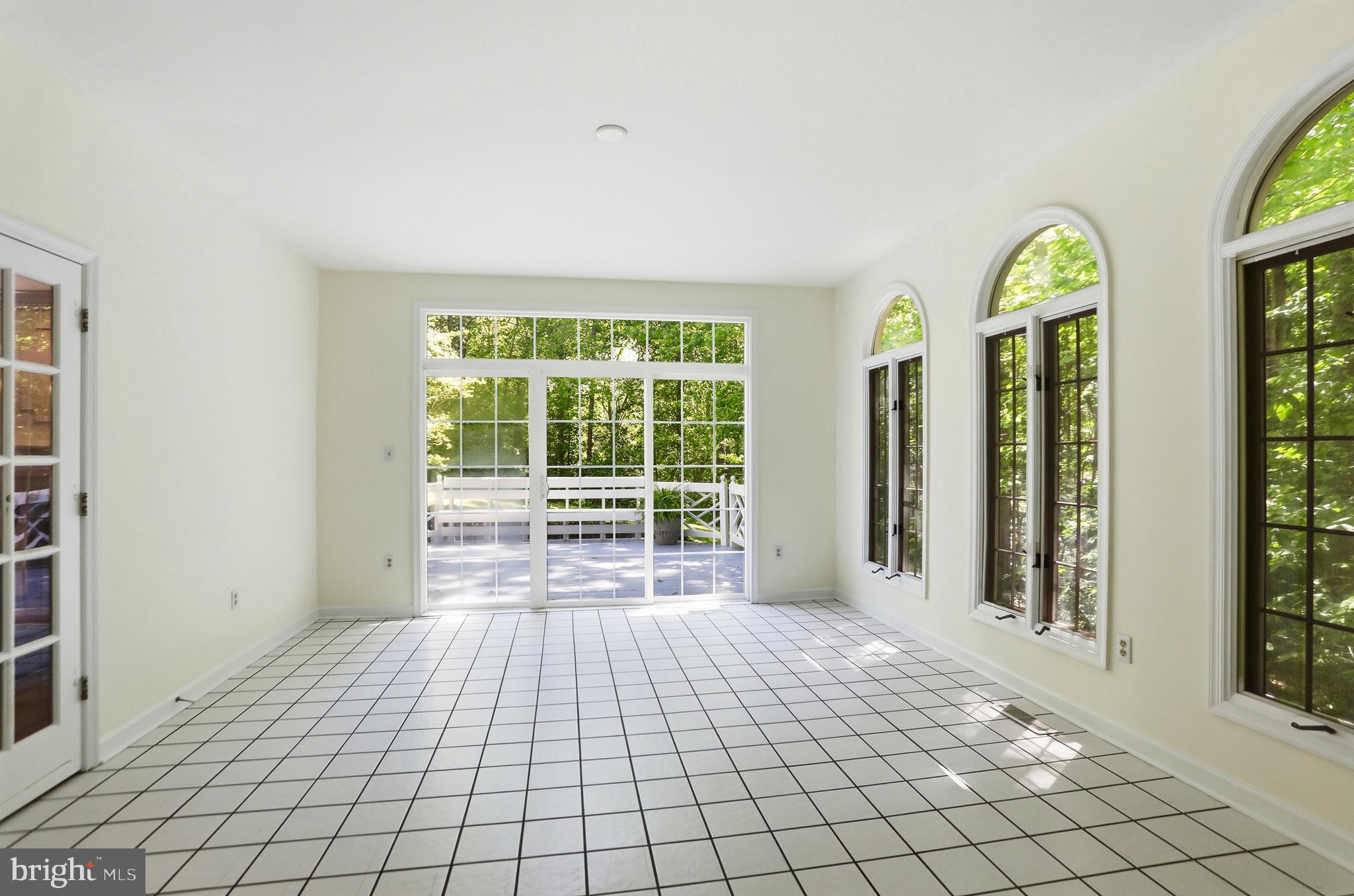 7008 TRAPPERS COURT