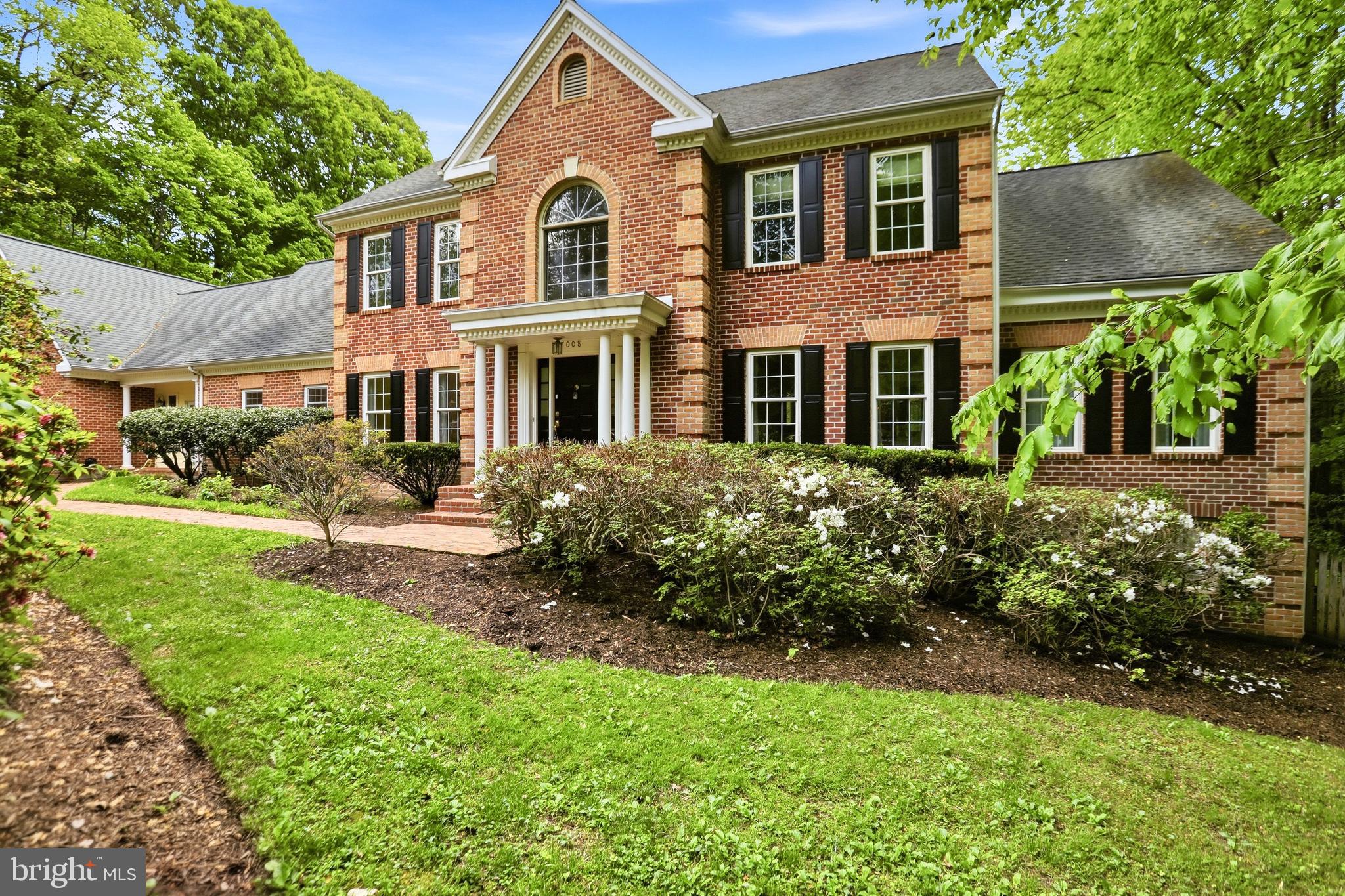 7008 TRAPPERS COURT