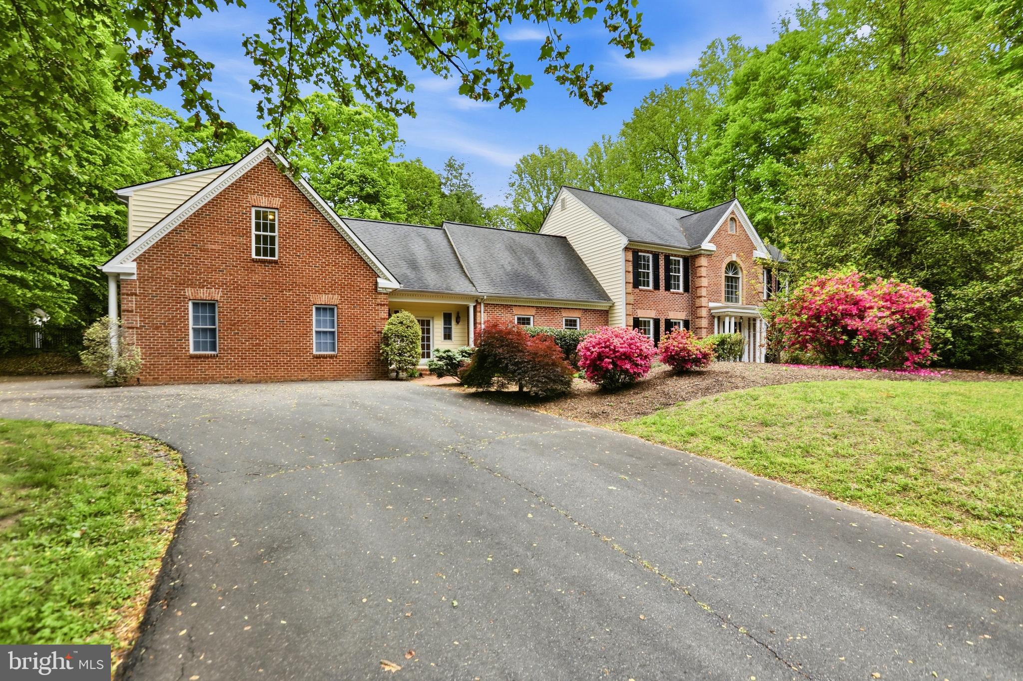 7008 TRAPPERS COURT