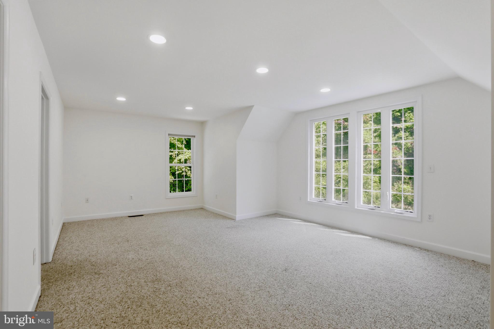 7008 TRAPPERS COURT