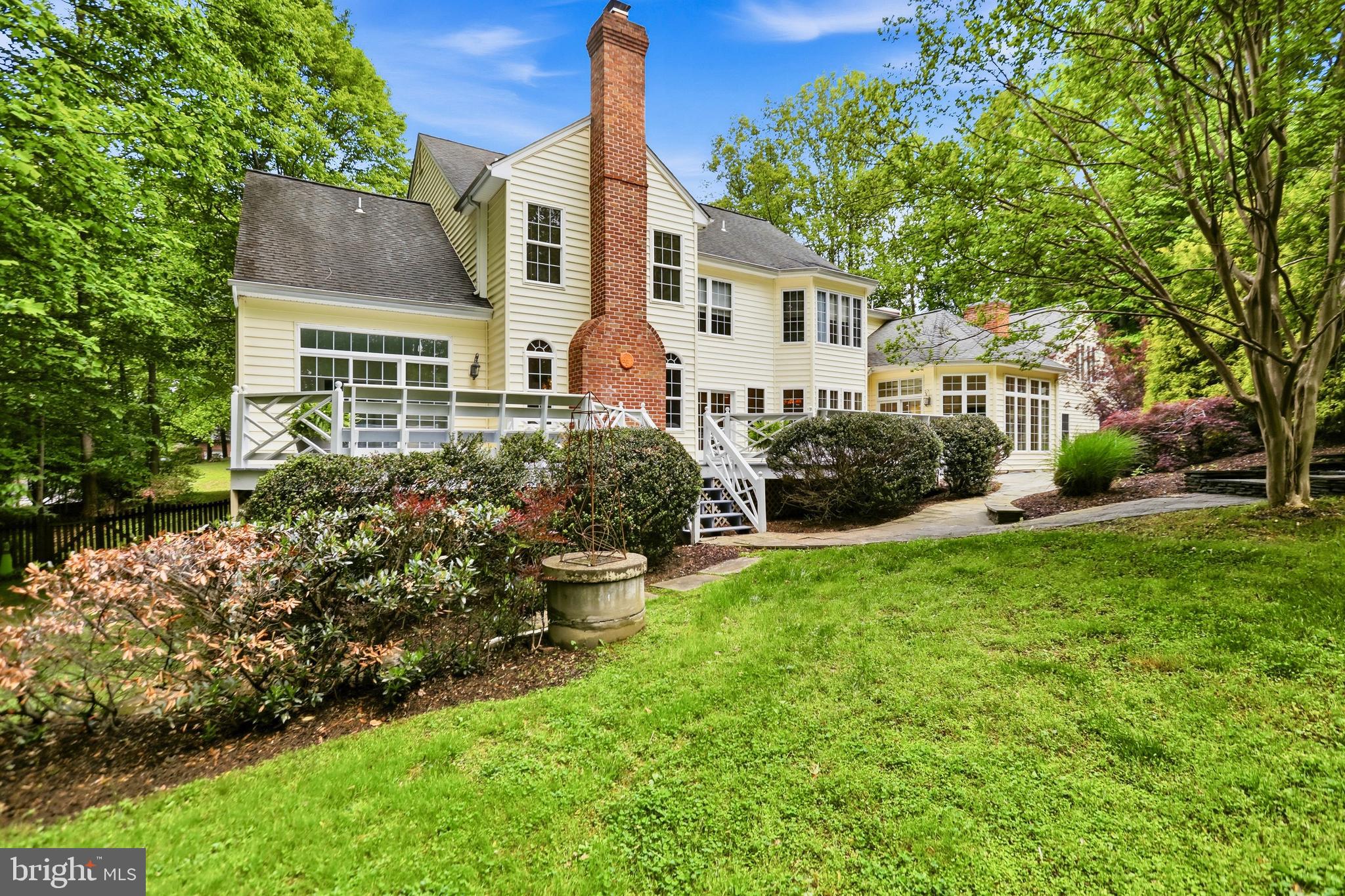 7008 TRAPPERS COURT