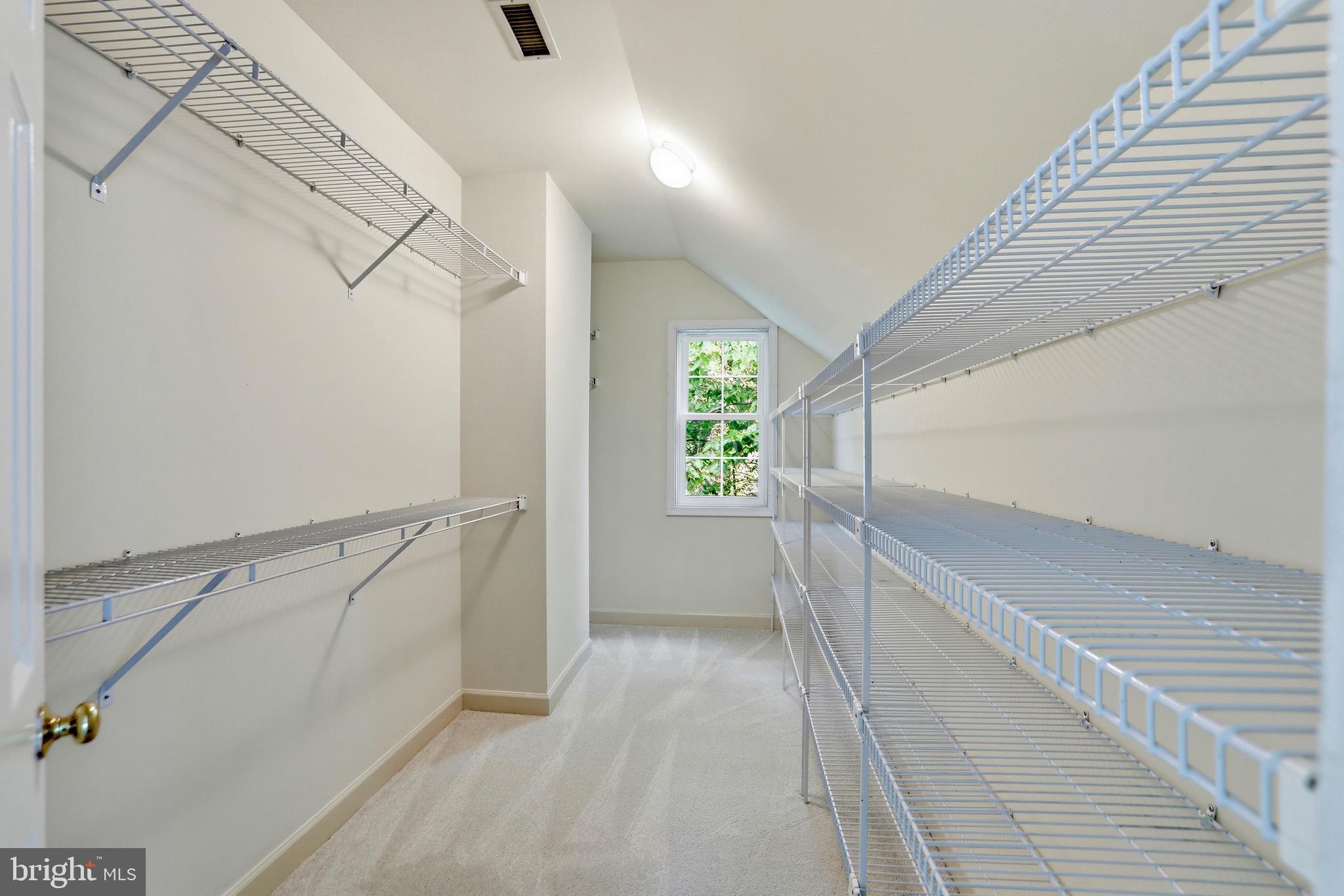 7008 TRAPPERS COURT