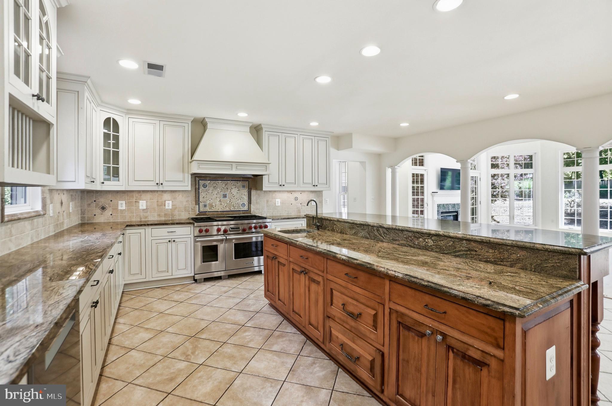 7008 TRAPPERS COURT