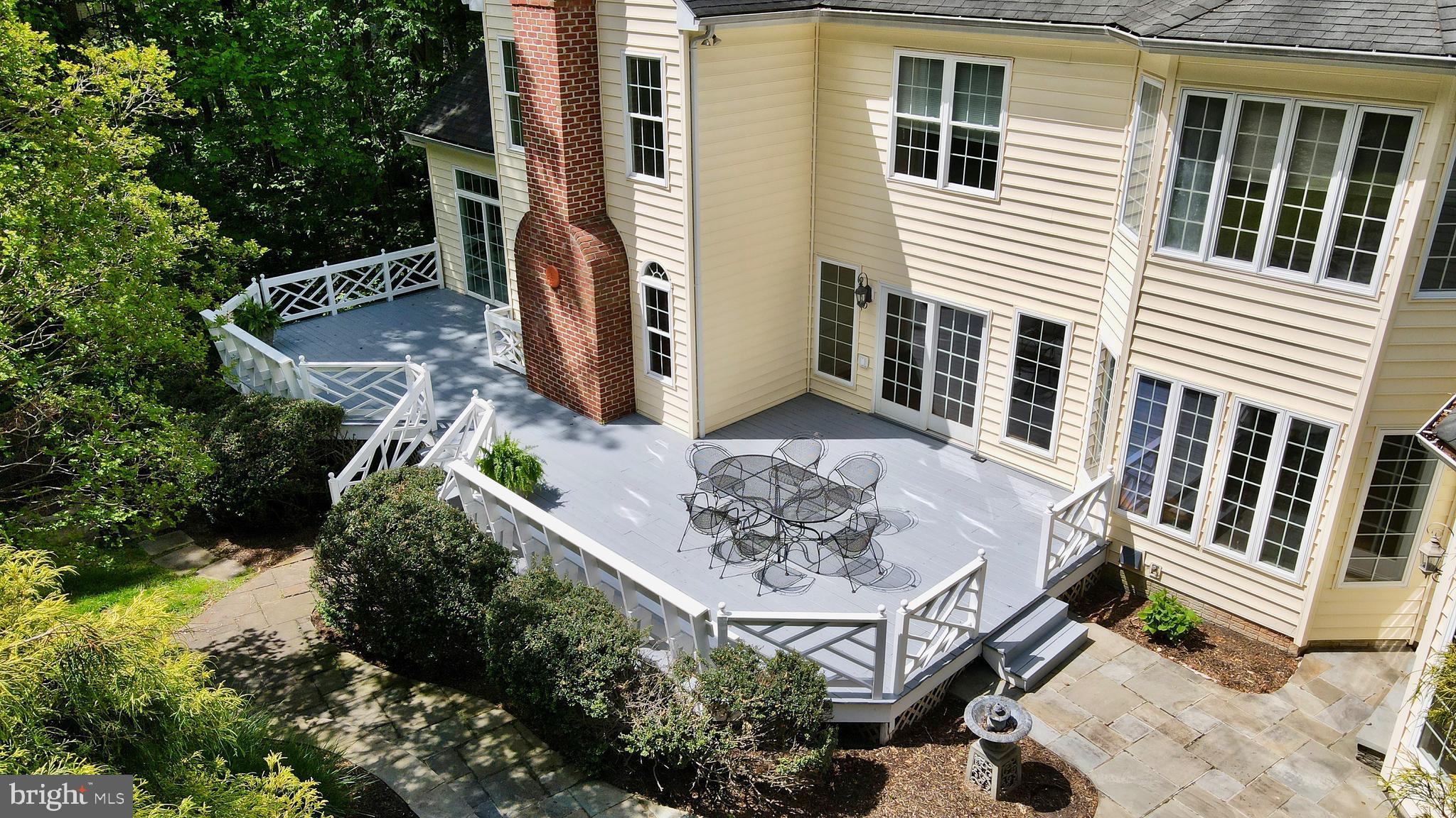 7008 TRAPPERS COURT