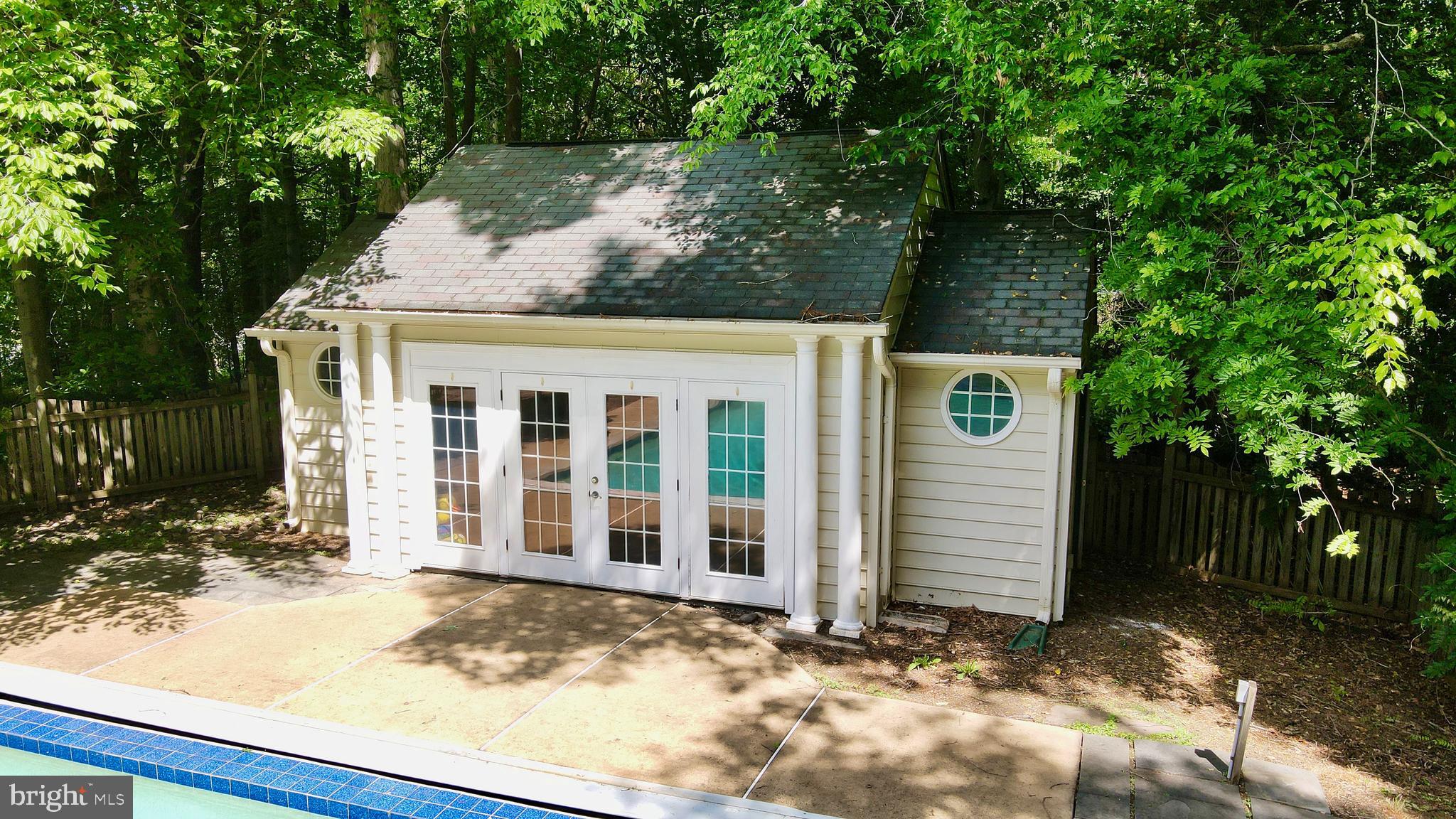 7008 TRAPPERS COURT