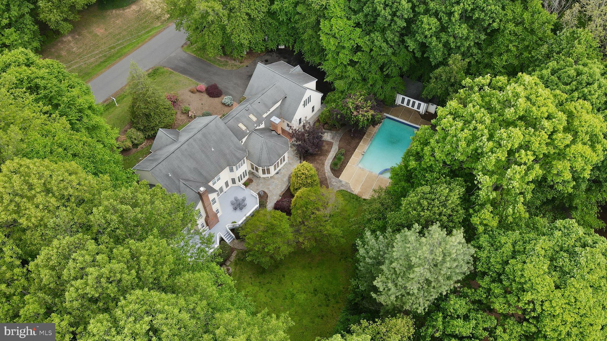 7008 TRAPPERS COURT