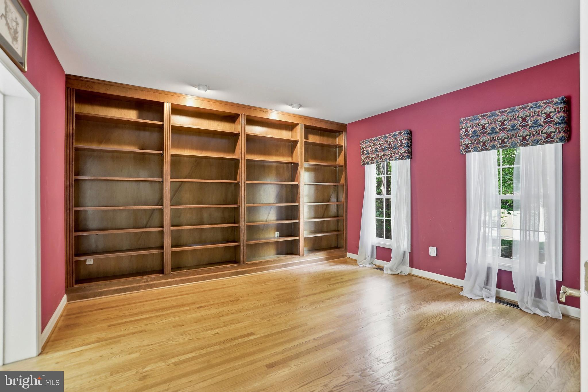 7008 TRAPPERS COURT