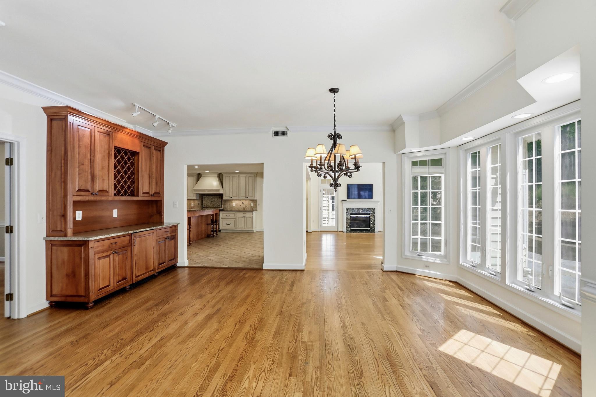 7008 TRAPPERS COURT