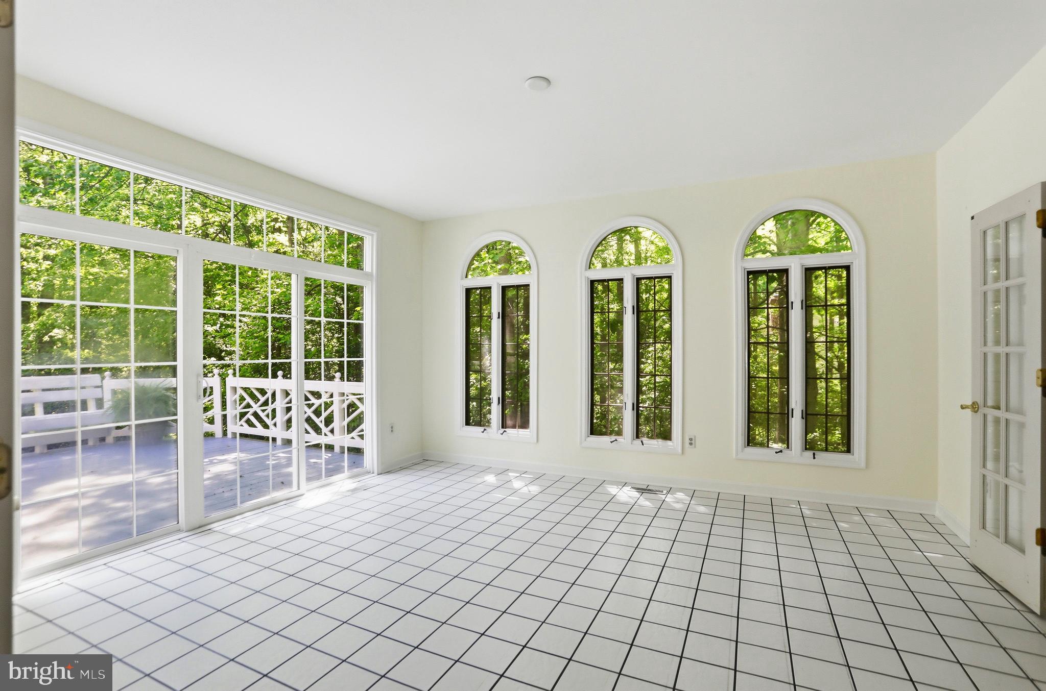 7008 TRAPPERS COURT