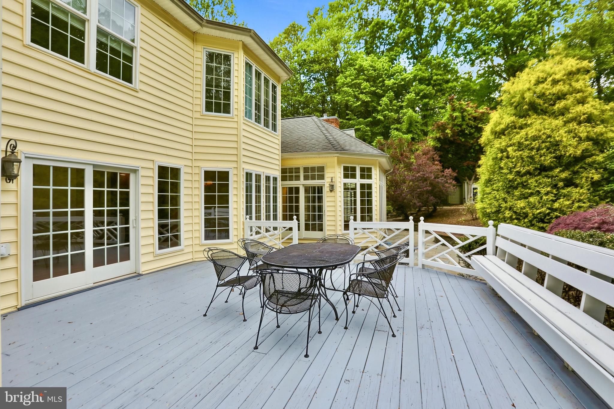 7008 TRAPPERS COURT