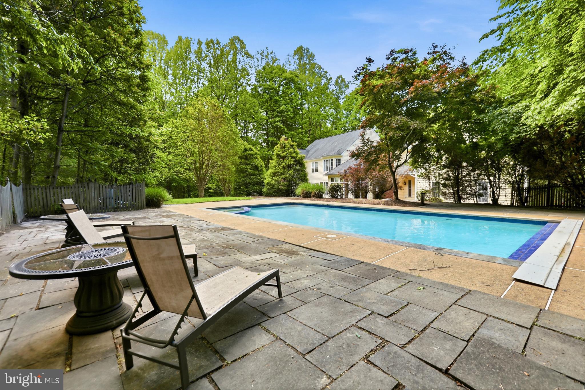 7008 TRAPPERS COURT