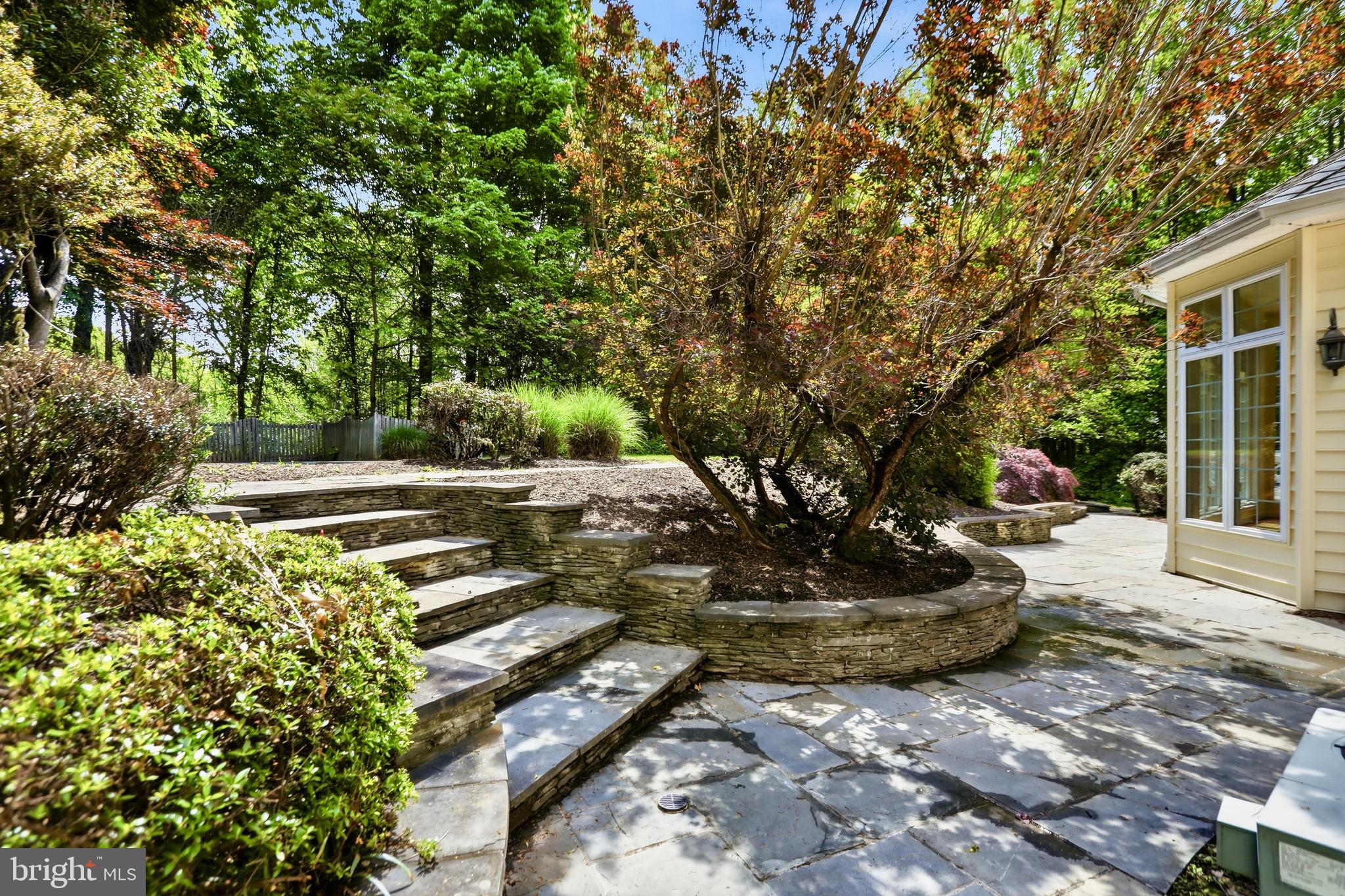 7008 TRAPPERS COURT