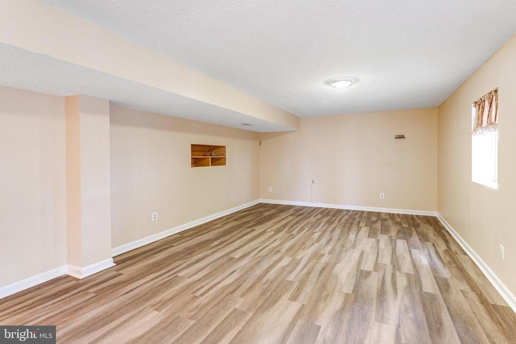 15385 BEVANWOOD DRIVE