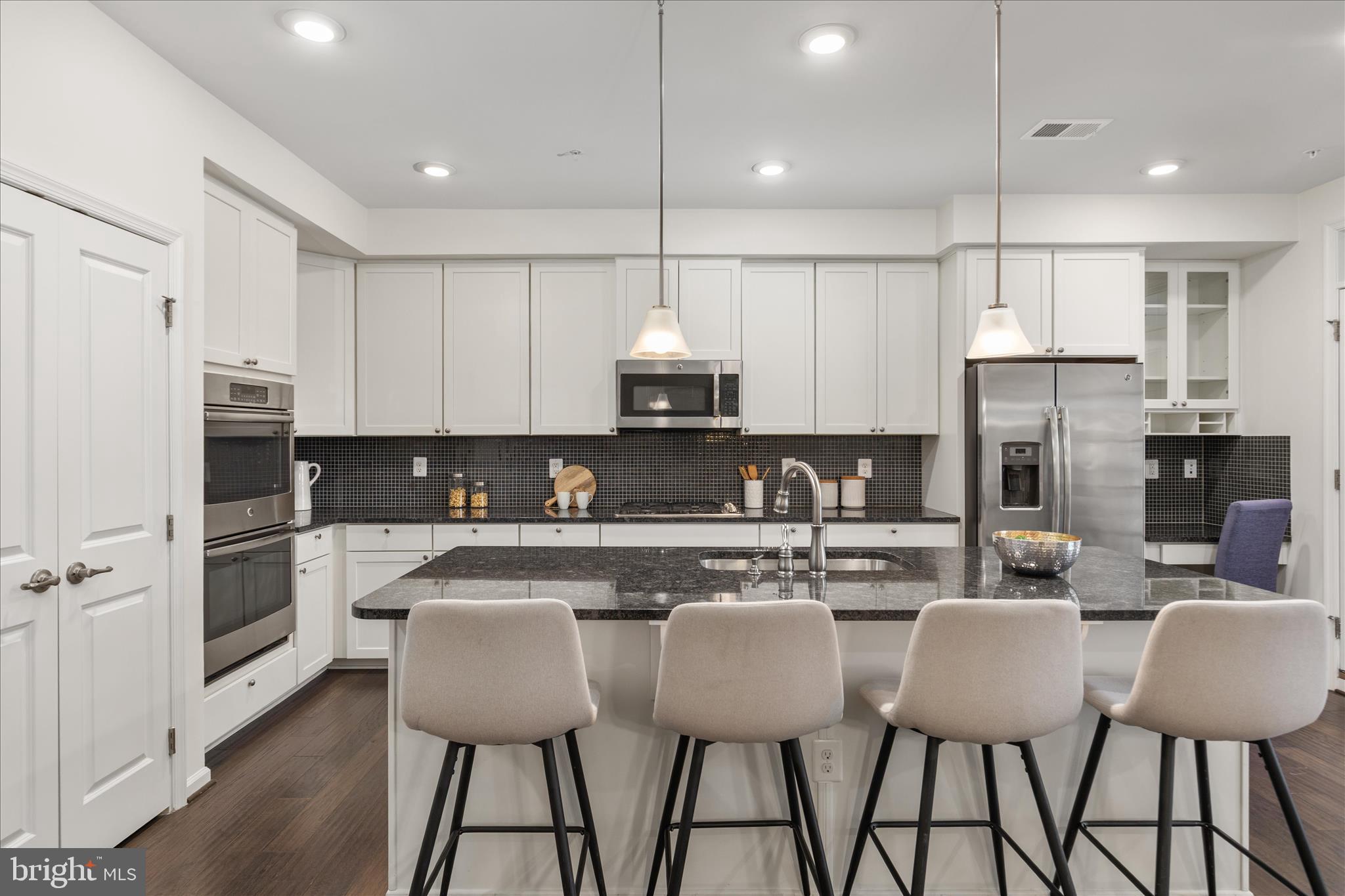 7816 CULLODEN CREST LANE