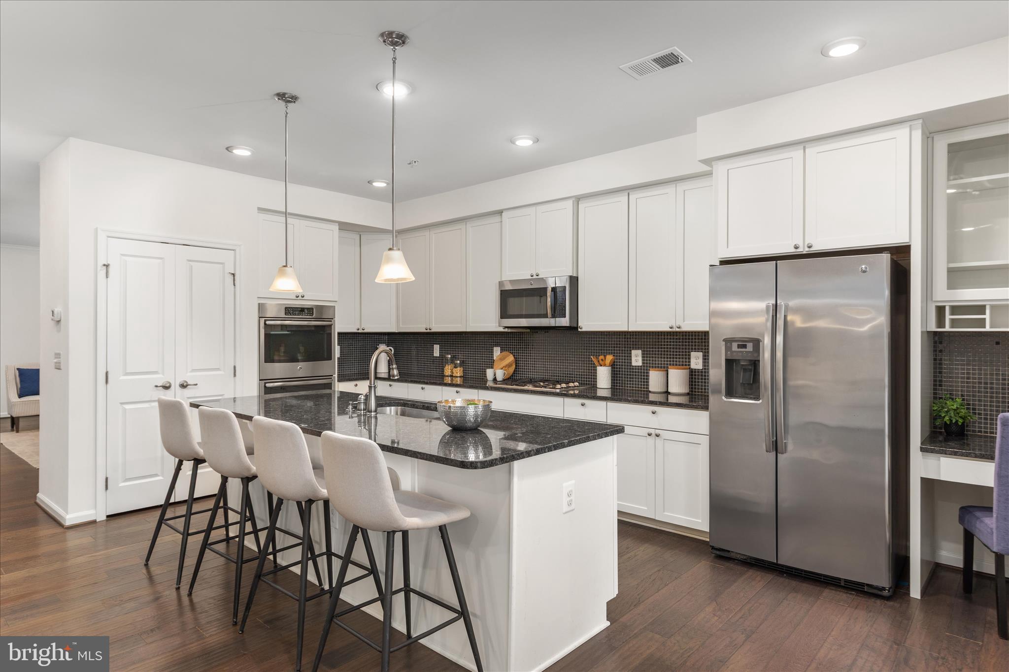 7816 CULLODEN CREST LANE