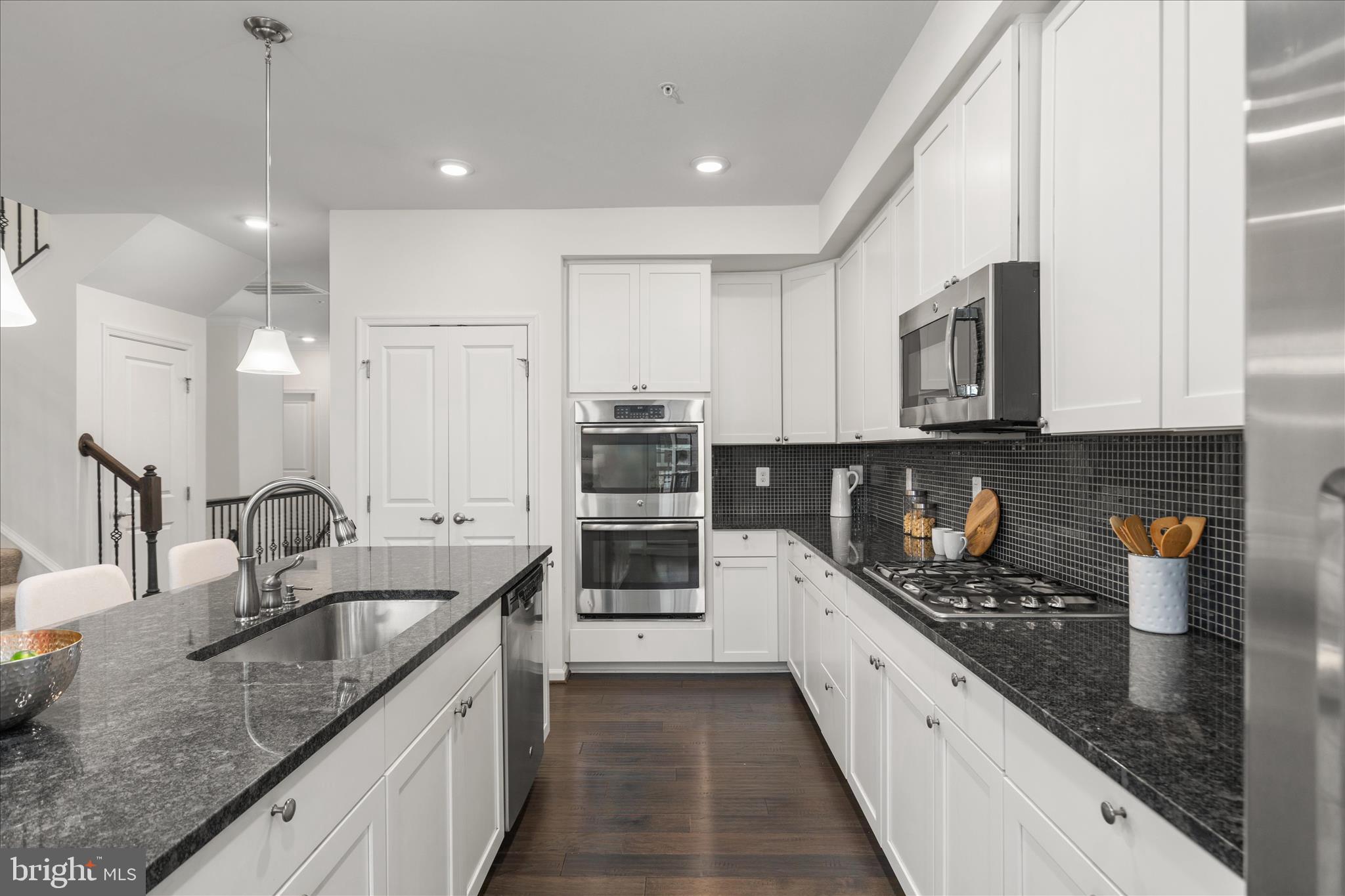 7816 CULLODEN CREST LANE