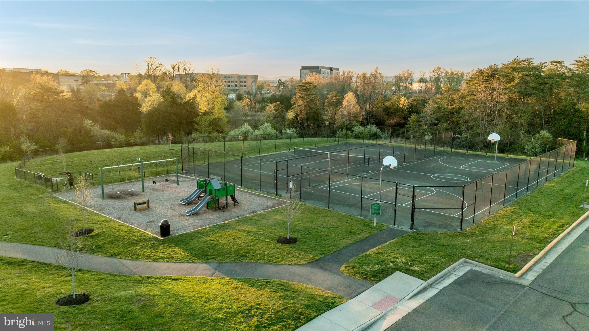 7816 CULLODEN CREST LANE