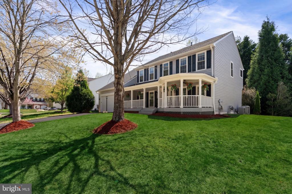 6472 COLONIAL VILLAGE LOOP