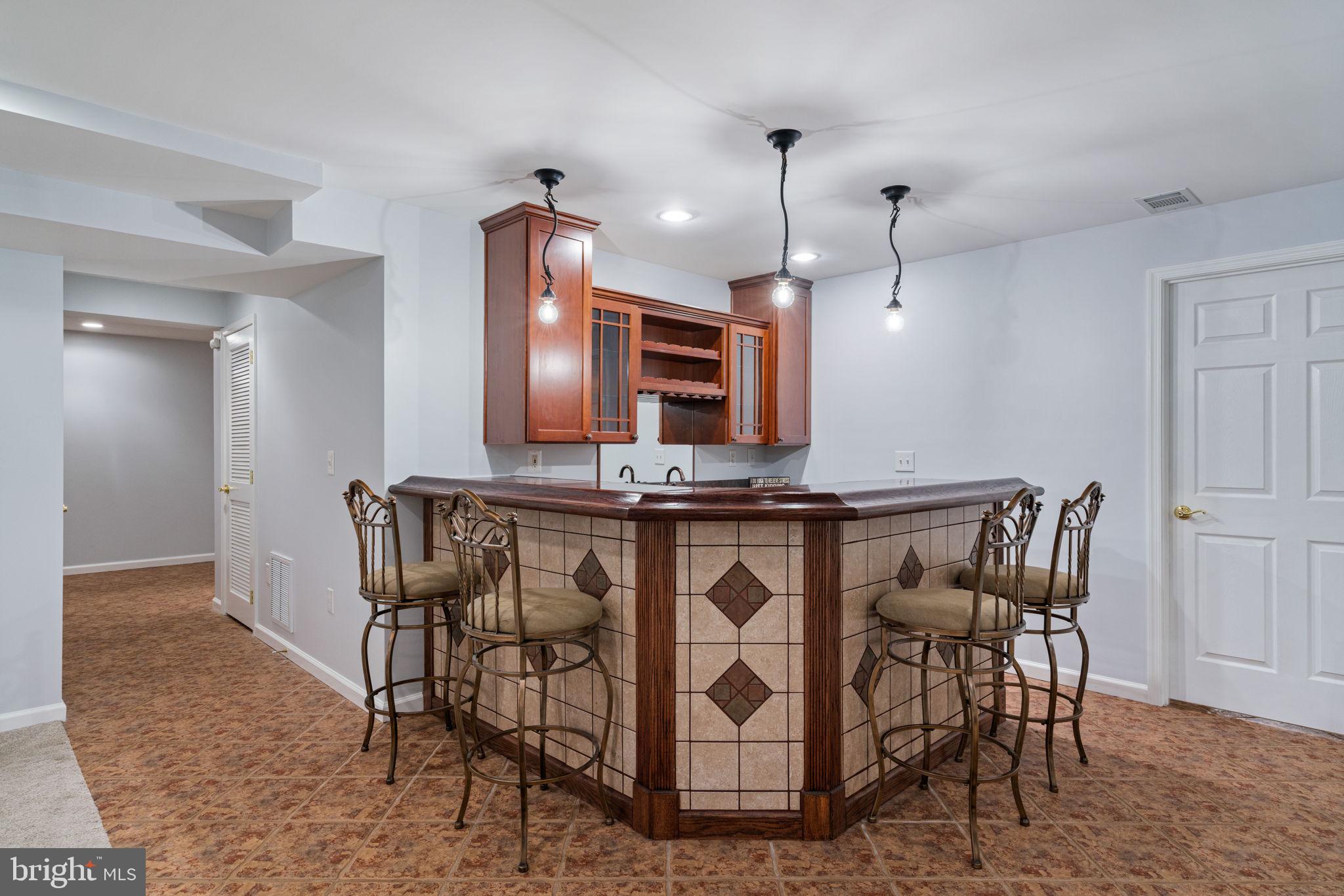 6472 COLONIAL VILLAGE LOOP
