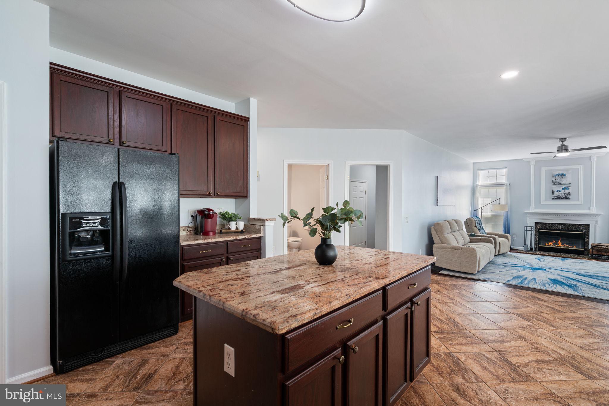 6472 COLONIAL VILLAGE LOOP