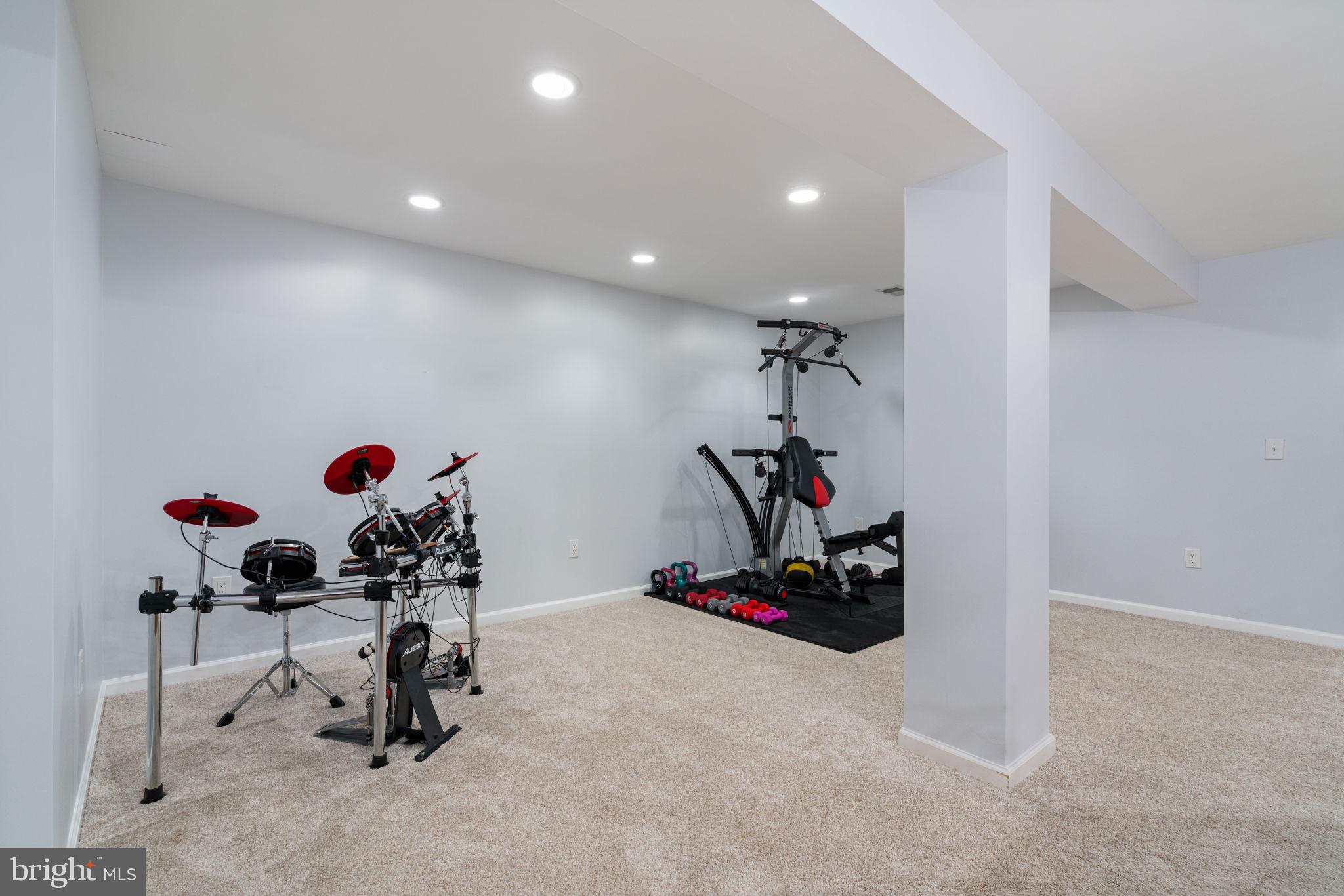 6472 COLONIAL VILLAGE LOOP