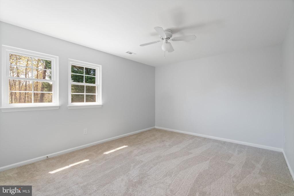 6472 COLONIAL VILLAGE LOOP
