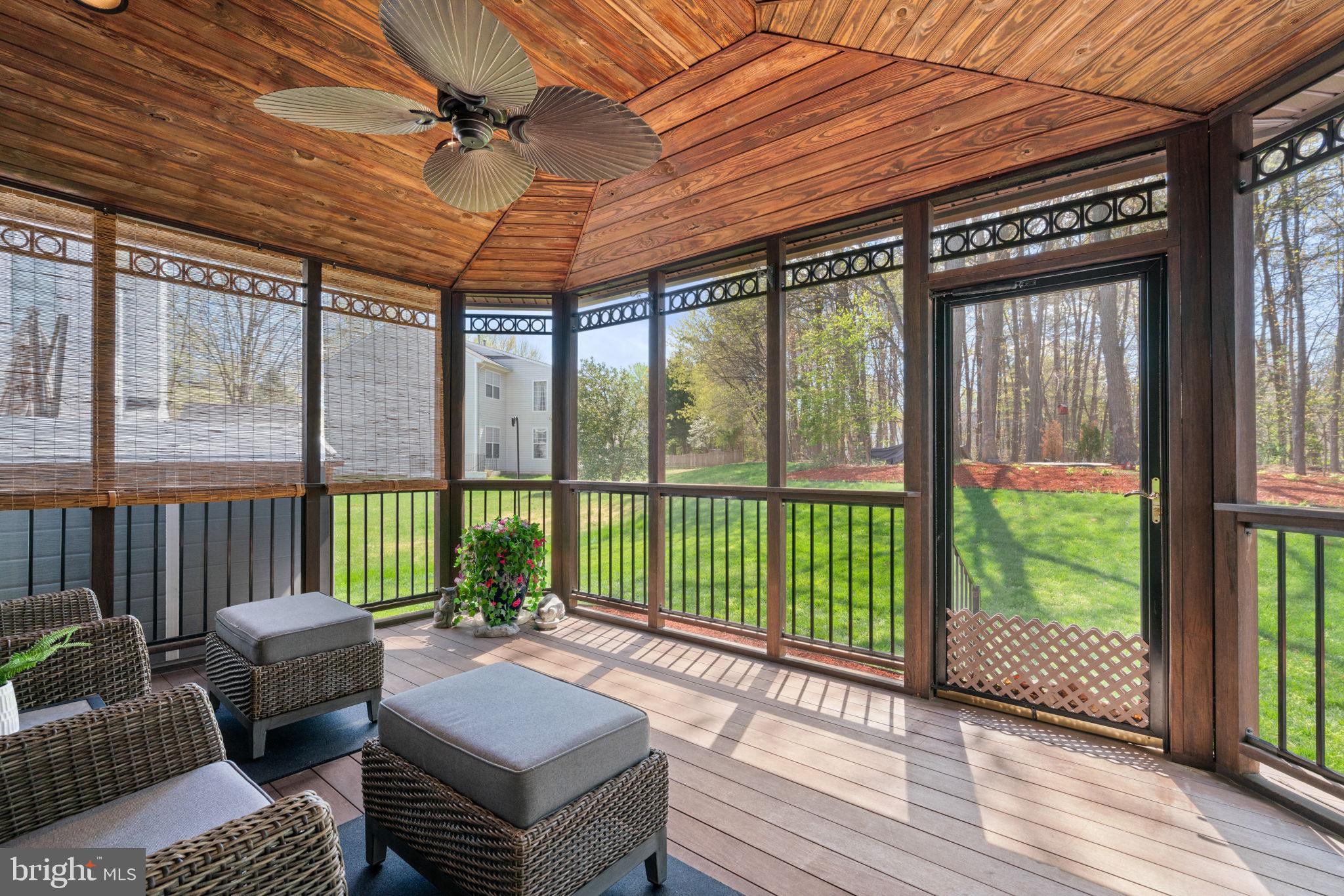 6472 COLONIAL VILLAGE LOOP